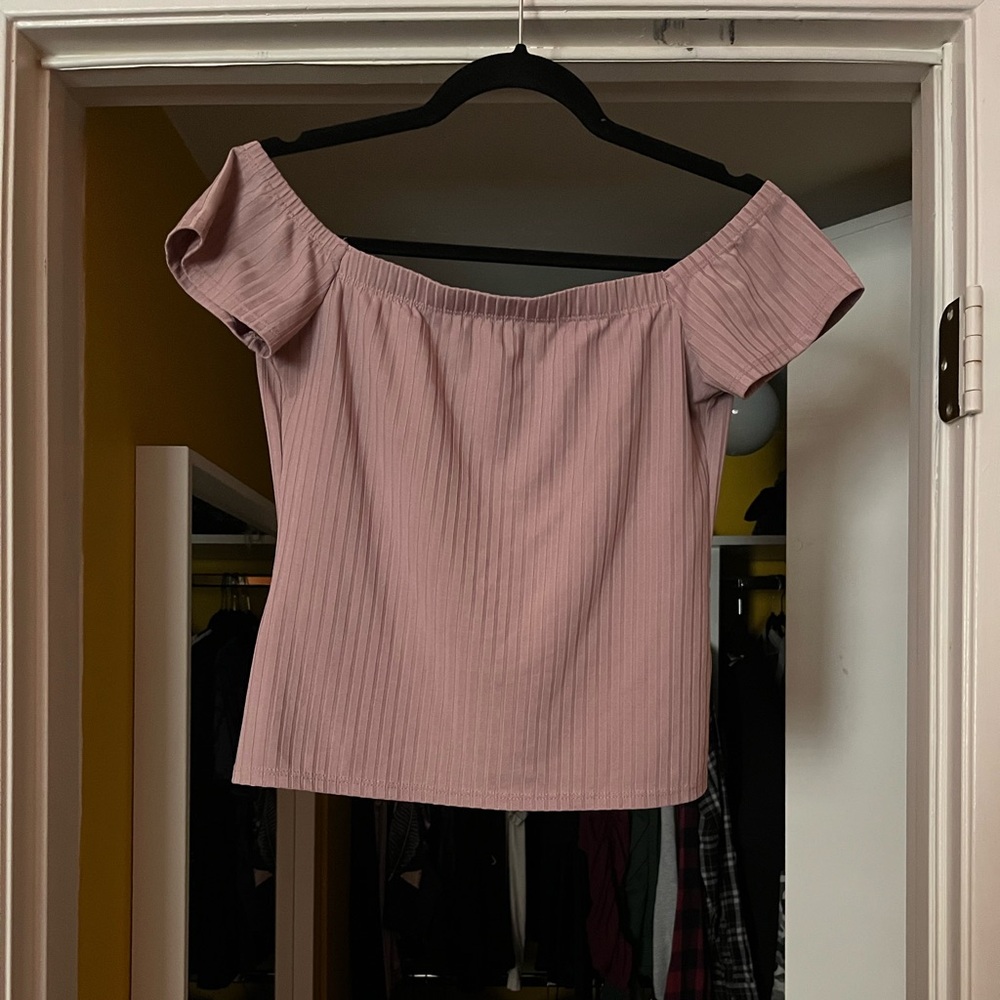 PINK OFF-THE-SHOULDER CROP TOP